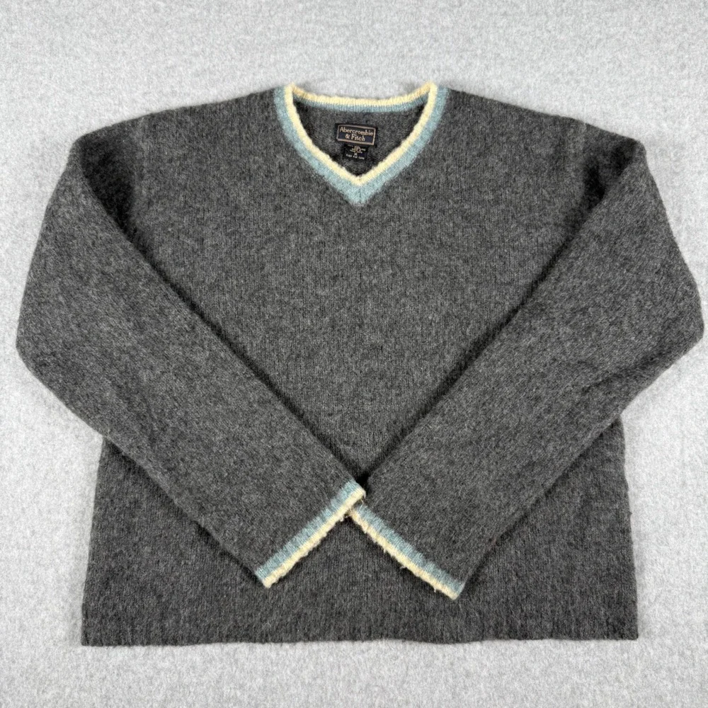 Vintage Abercrombie & Fitch Shetland Wool Sweater M Gray V Neck Made Hong Kong